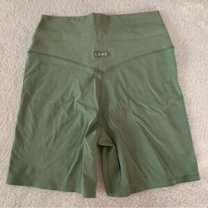 Women’s Medium LSKD Train Resistance 6” Mid Short Tight Sage Bayleaf Green NWT